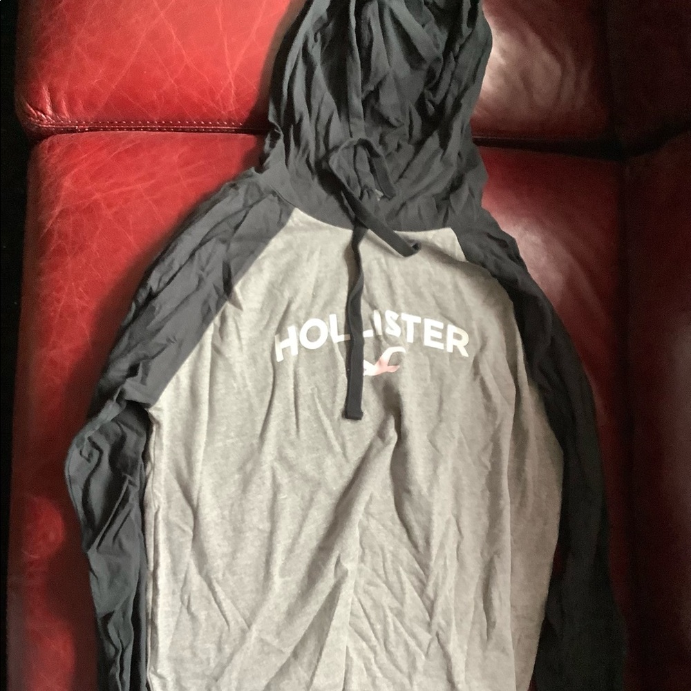 Hollister sweatshirt size small